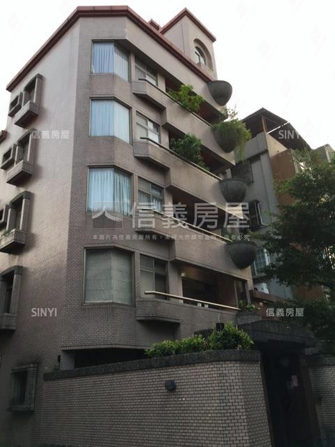 仁愛名廬社區外觀及周邊環境