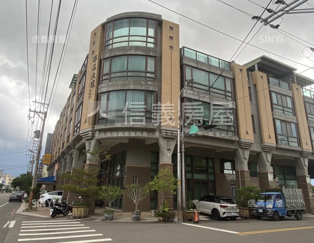 第五大道社區外觀及周邊環境