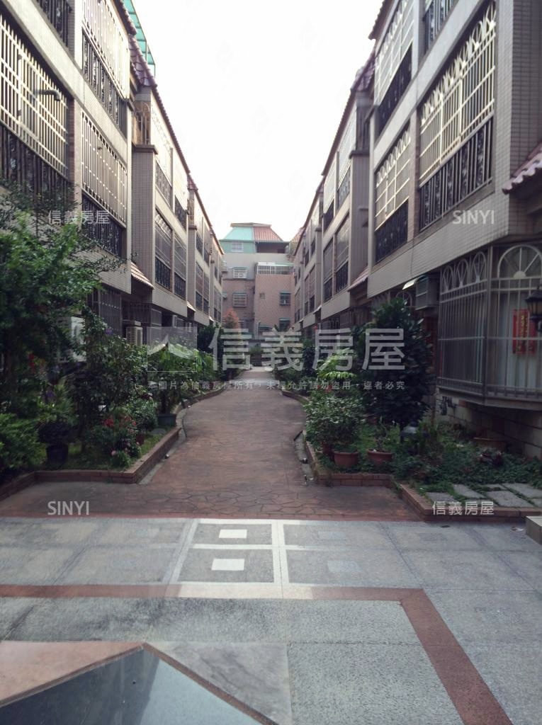 歐洲公園伯爵特區社區外觀及周邊環境