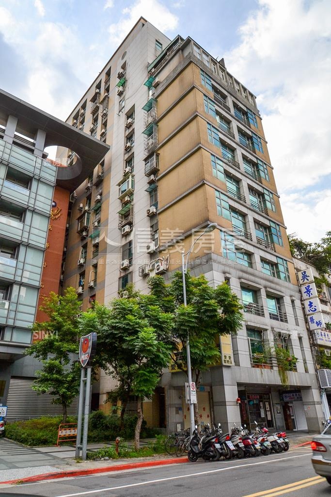 輕鬆築社區外觀及周邊環境