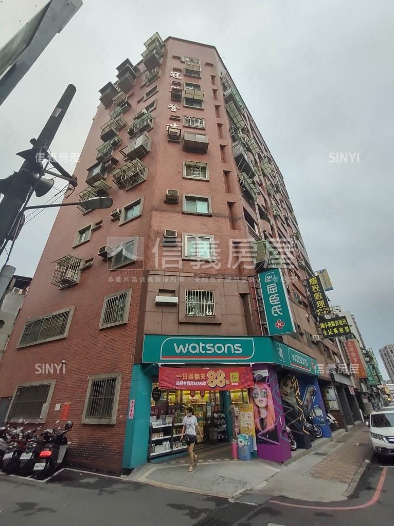 冠軍名門社區外觀及周邊環境