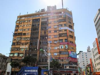 弘爺金府大樓