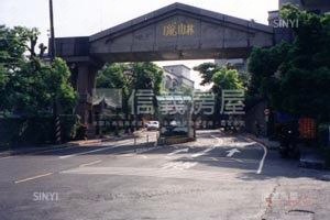 瓏山林社區外觀及周邊環境