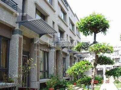 靜崗蓮園社區外觀及周邊環境