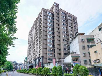 築城首富