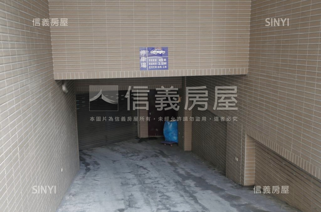 雲崗捷運森活館社區外觀及周邊環境