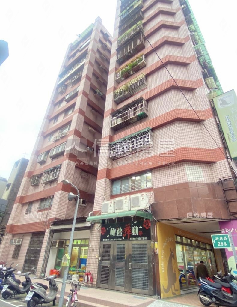 忠孝新星社區外觀及周邊環境