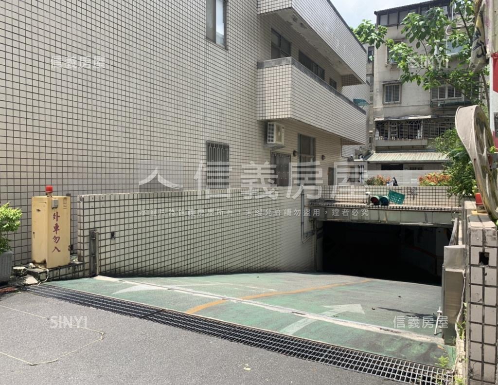 德安金典社區外觀及周邊環境