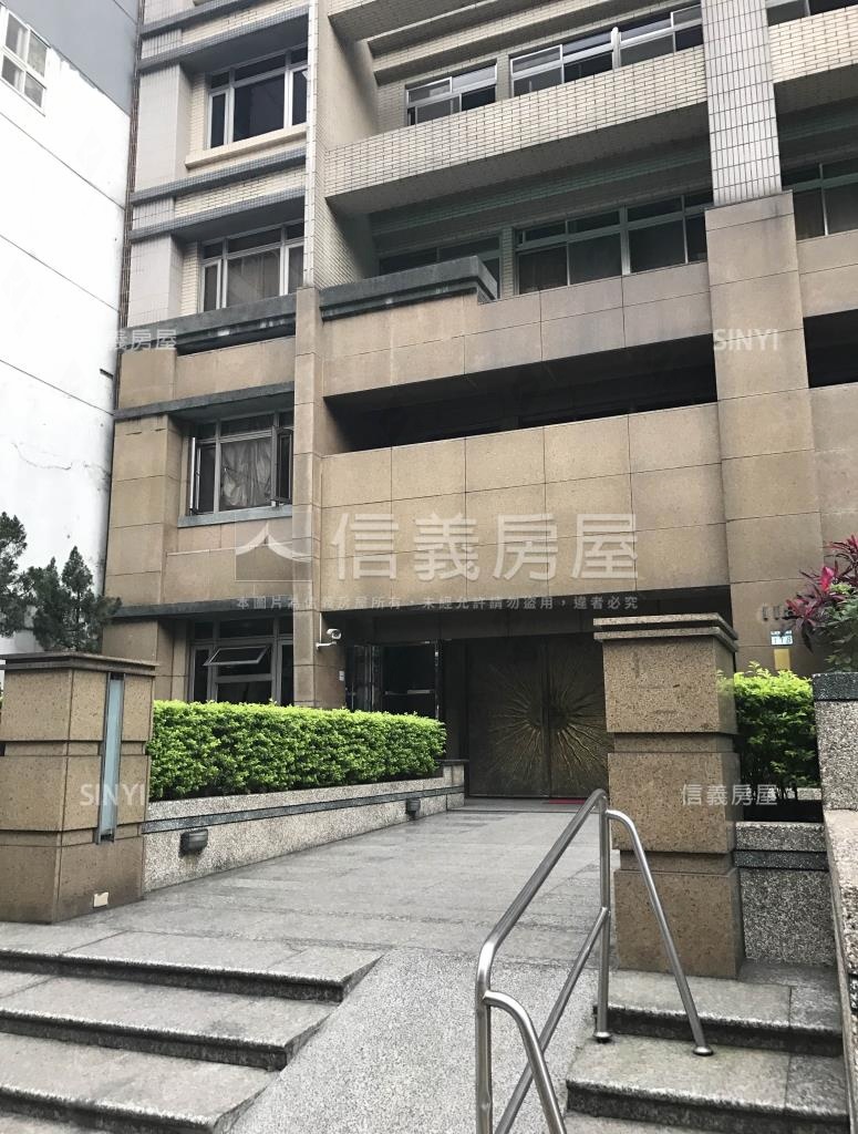 小西華社區外觀及周邊環境