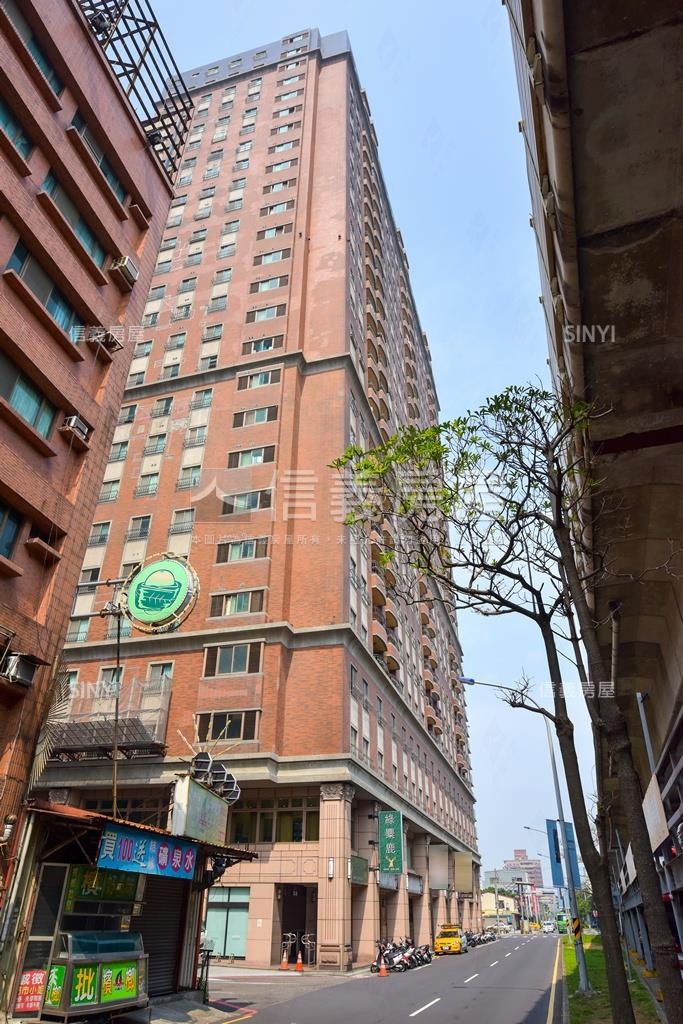 敦煌社區外觀及周邊環境