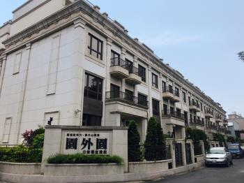 園外園