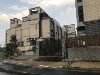 高帝仰哲