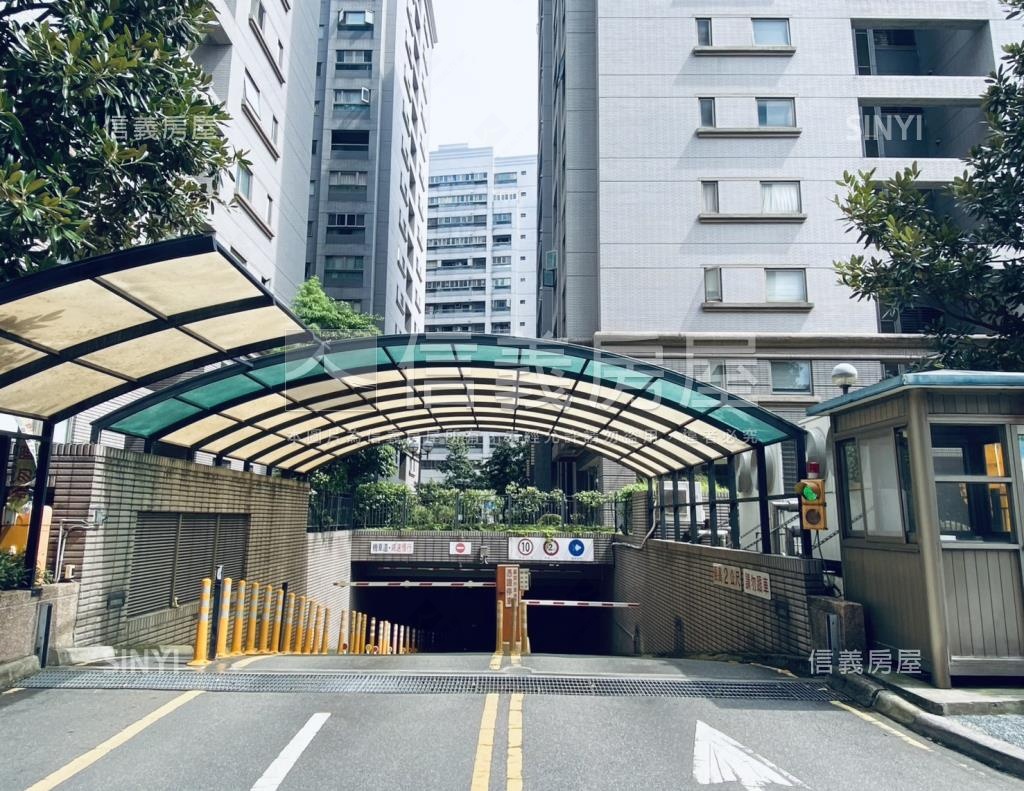 國泰紐約廣場社區外觀及周邊環境