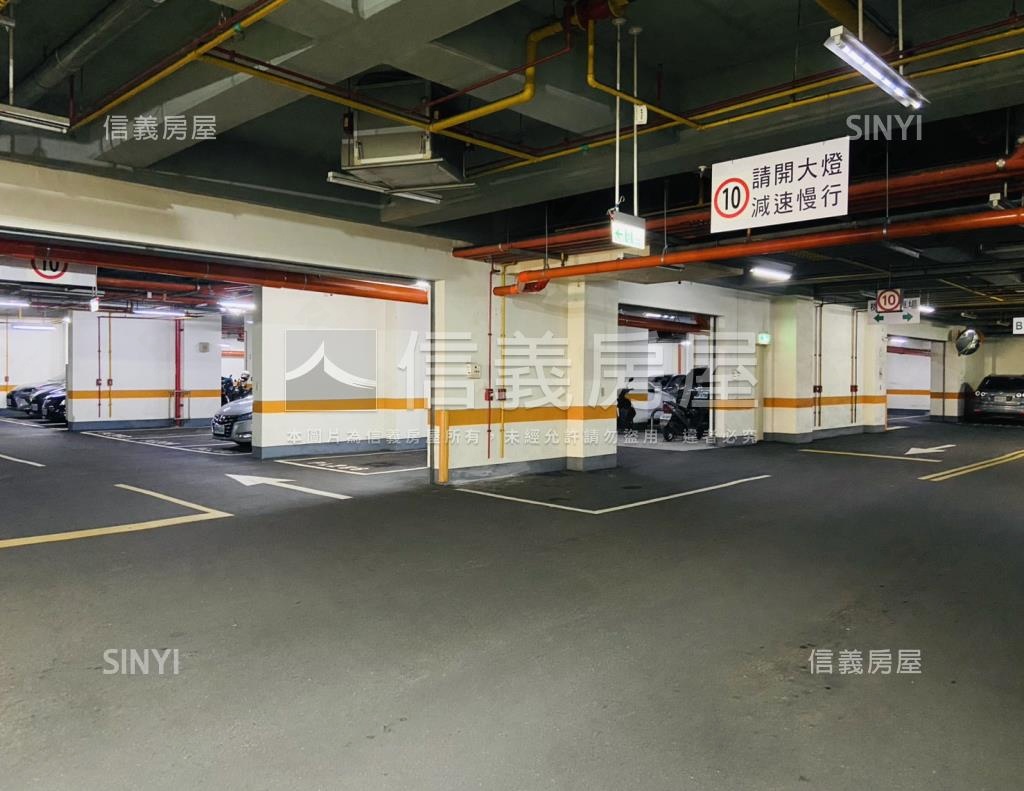國泰紐約廣場社區外觀及周邊環境