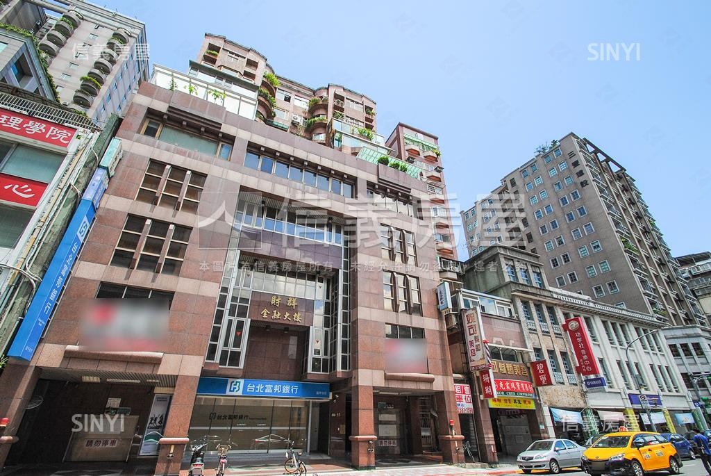 財群金融大樓社區外觀及周邊環境