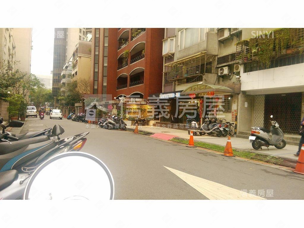 華仁社區外觀及周邊環境