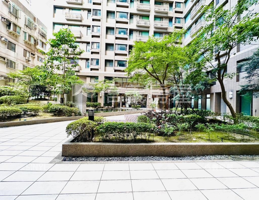 竹城明石社區外觀及周邊環境