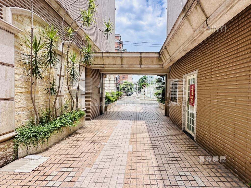 中平領袖社區外觀及周邊環境