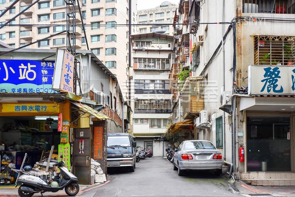 內湖路二段102巷公寓社區外觀及周邊環境