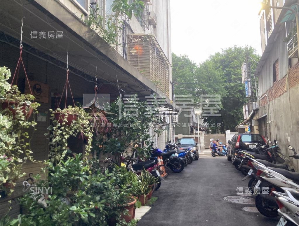 內湖路二段102巷公寓社區外觀及周邊環境