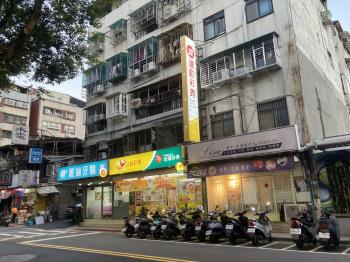 內湖路二段102巷公寓