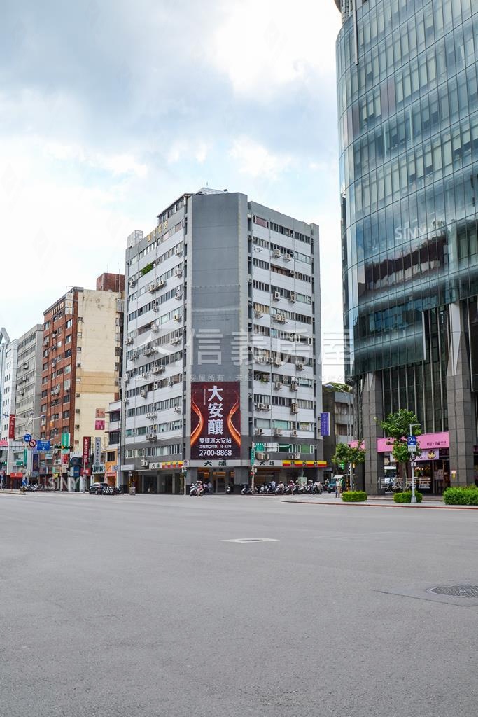 國寶龍吉大樓社區外觀及周邊環境