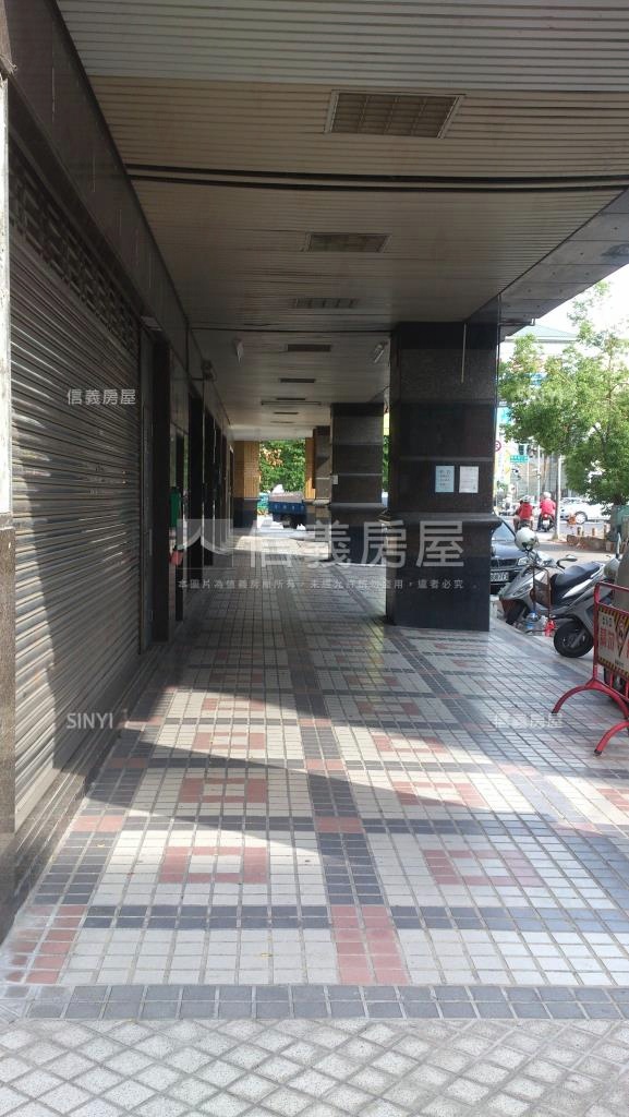 華美尊爵社區外觀及周邊環境