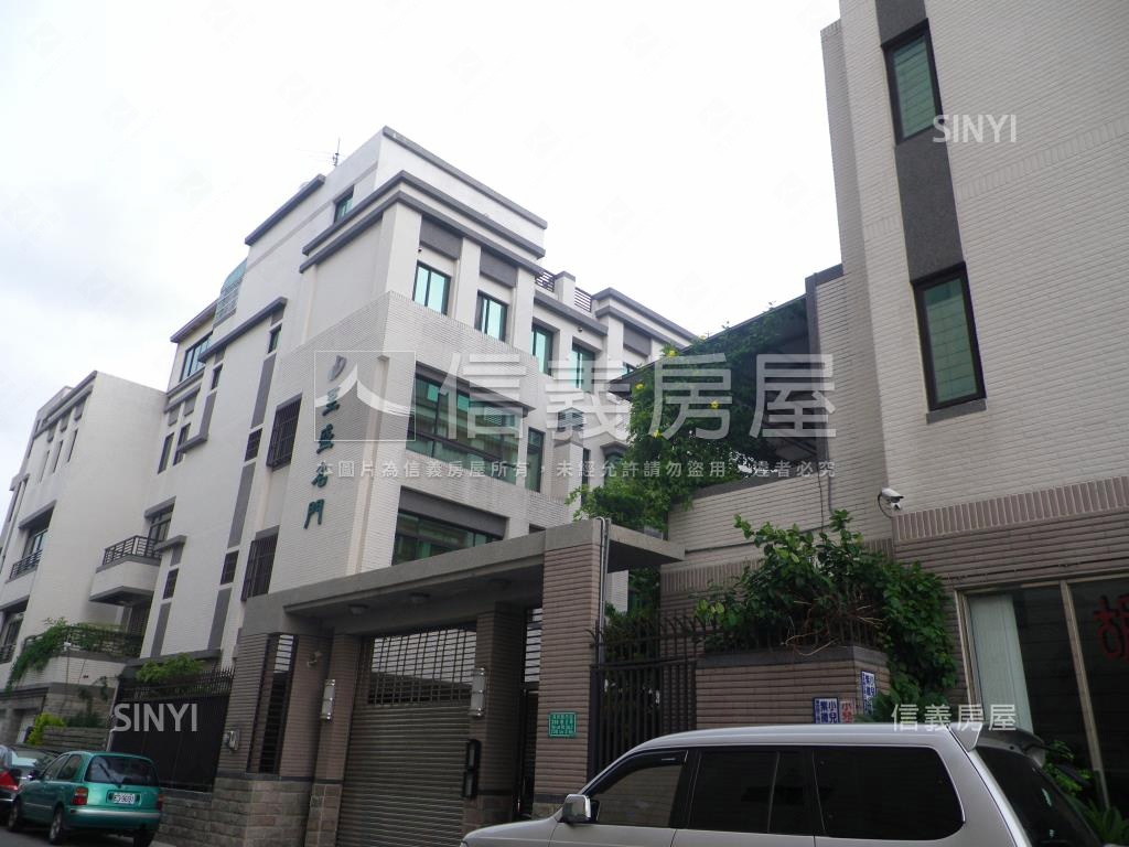 至盛名門社區外觀及周邊環境