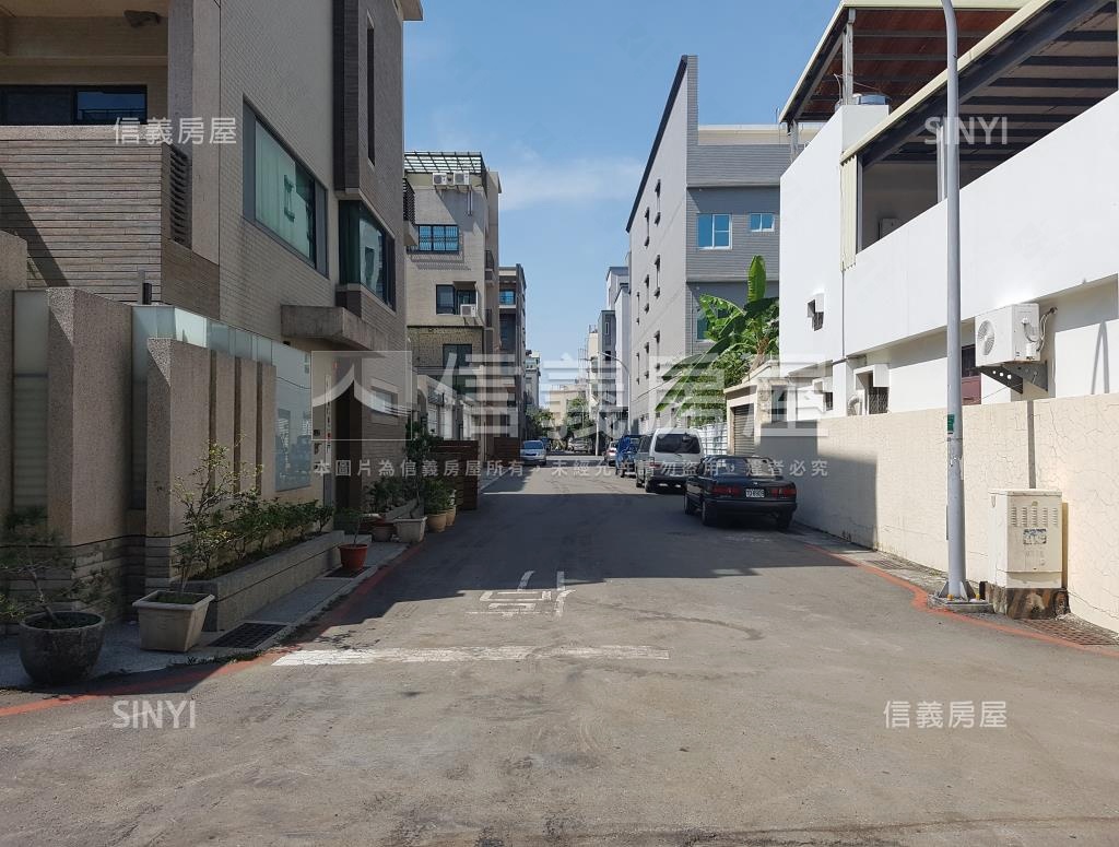 至盛名門社區外觀及周邊環境