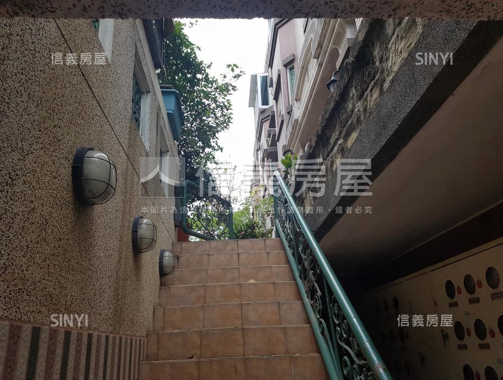 富豪城堡社區外觀及周邊環境