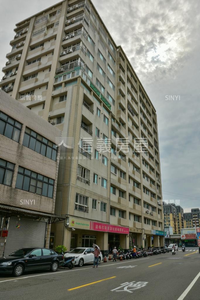 陽光臻品社區外觀及周邊環境