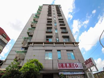 金色河畔