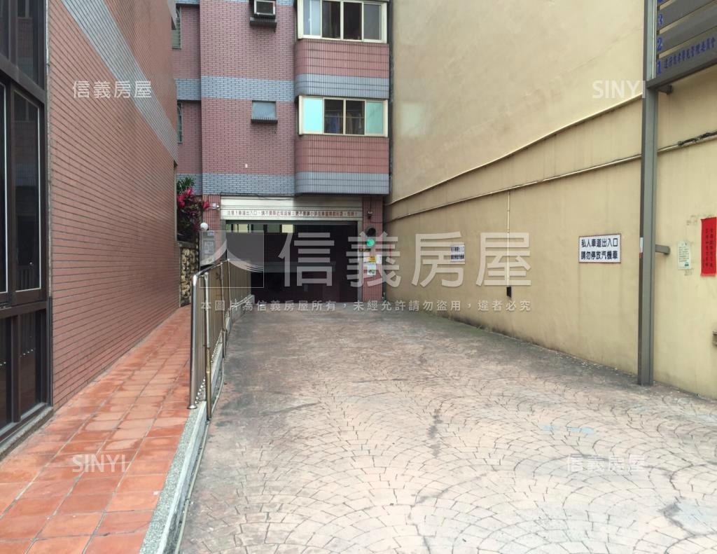忠孝逢府社區外觀及周邊環境