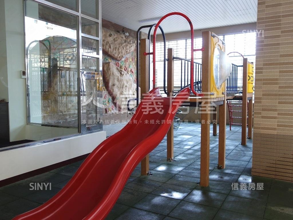 摩登社區外觀及周邊環境