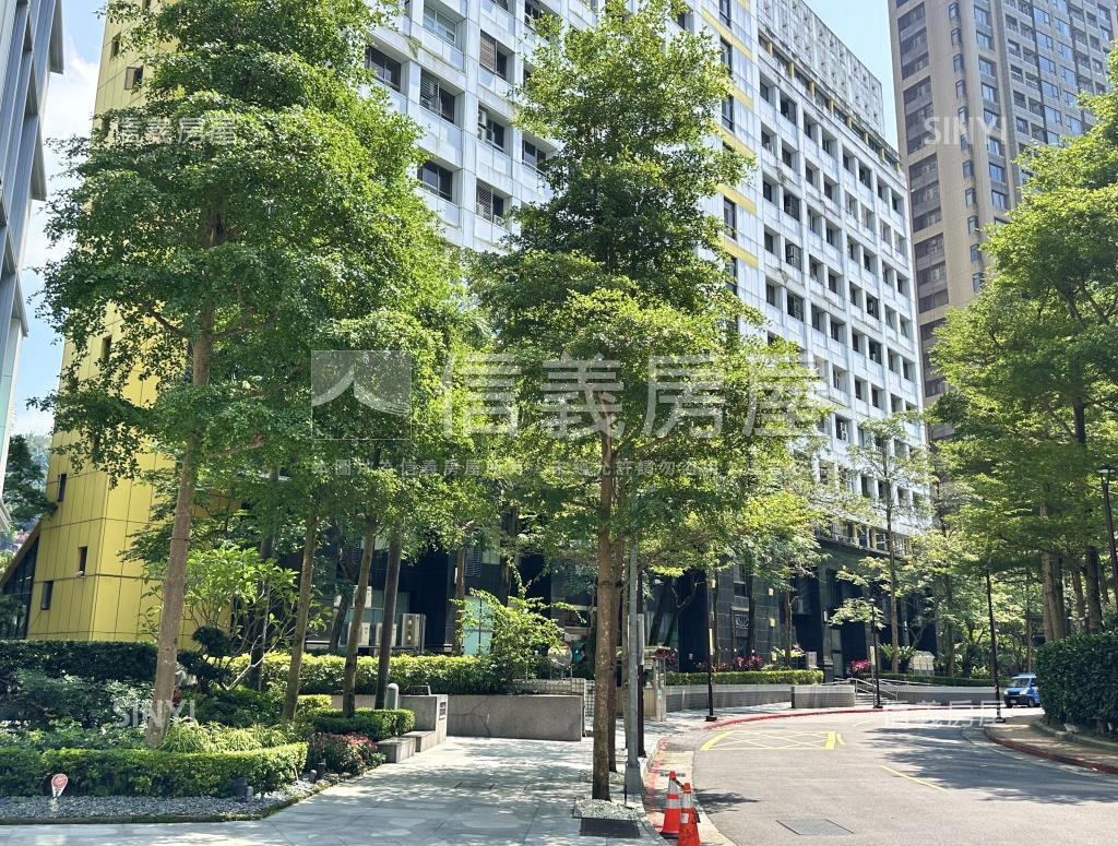 時代廣場社區外觀及周邊環境