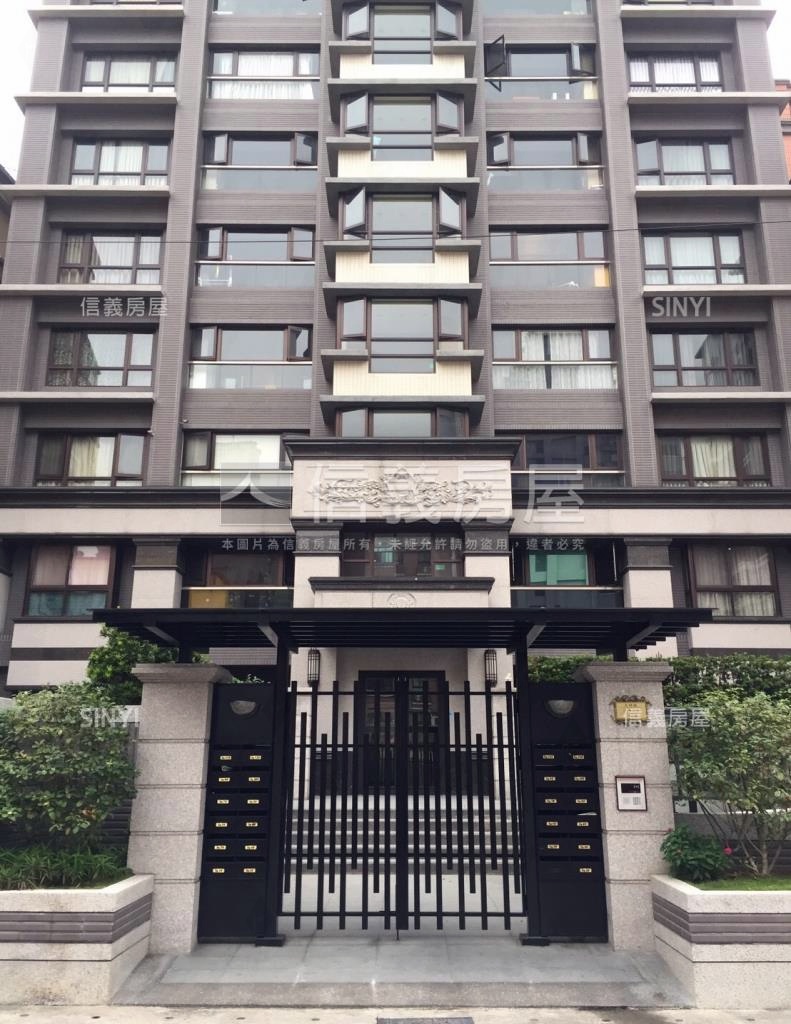 首耀社區外觀及周邊環境