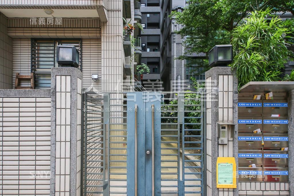 光明路106巷26號華廈社區外觀及周邊環境