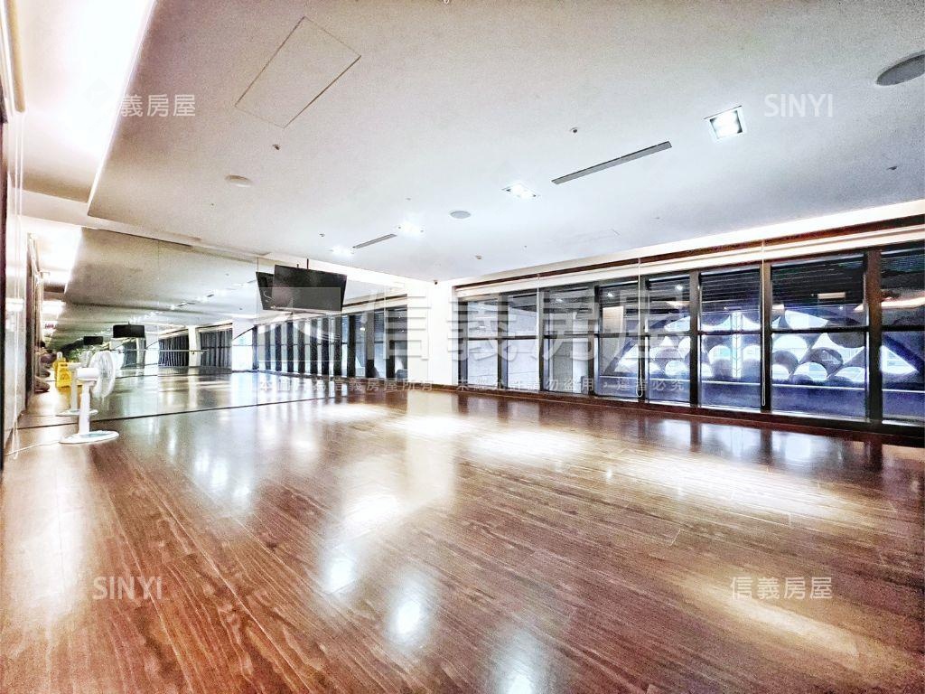 堅山涵仰社區外觀及周邊環境