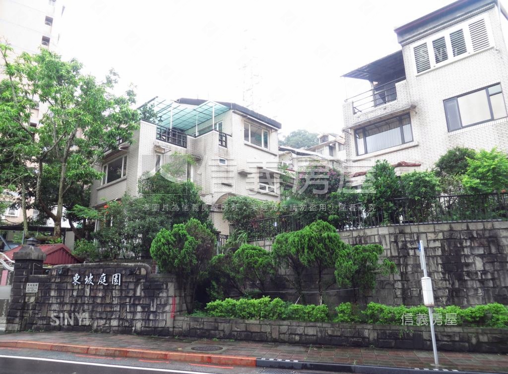 東坡庭園社區外觀及周邊環境