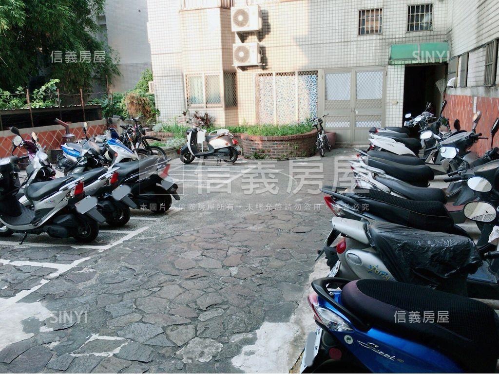 大台中華城社區外觀及周邊環境