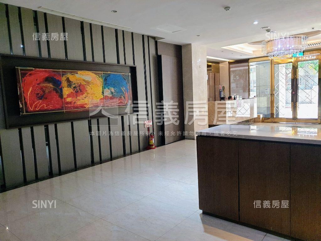 首耀社區外觀及周邊環境