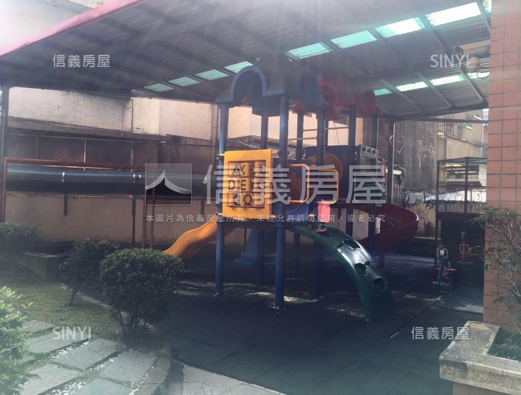 鴻莊社區外觀及周邊環境