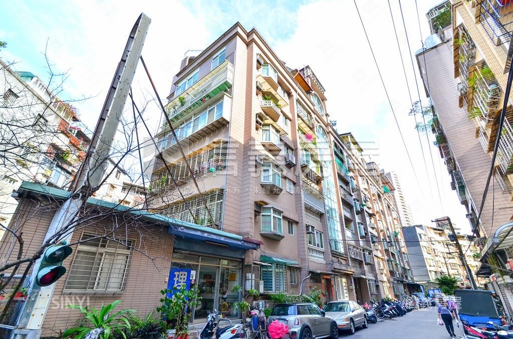 統帥首府社區外觀及周邊環境