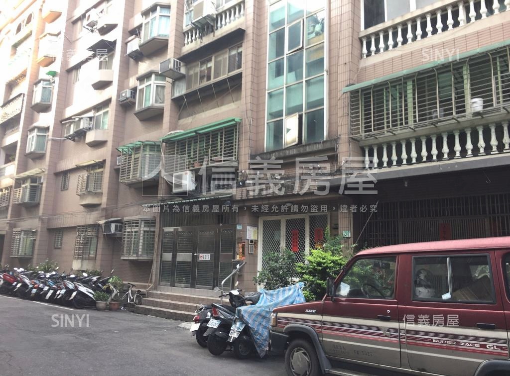 統帥首府社區外觀及周邊環境