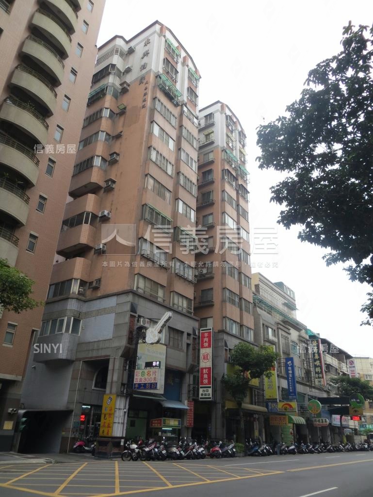 東興伯爵社區外觀及周邊環境