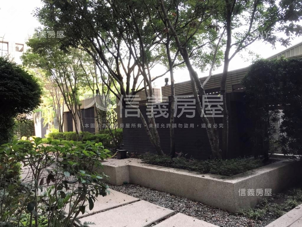 九昱十美社區外觀及周邊環境