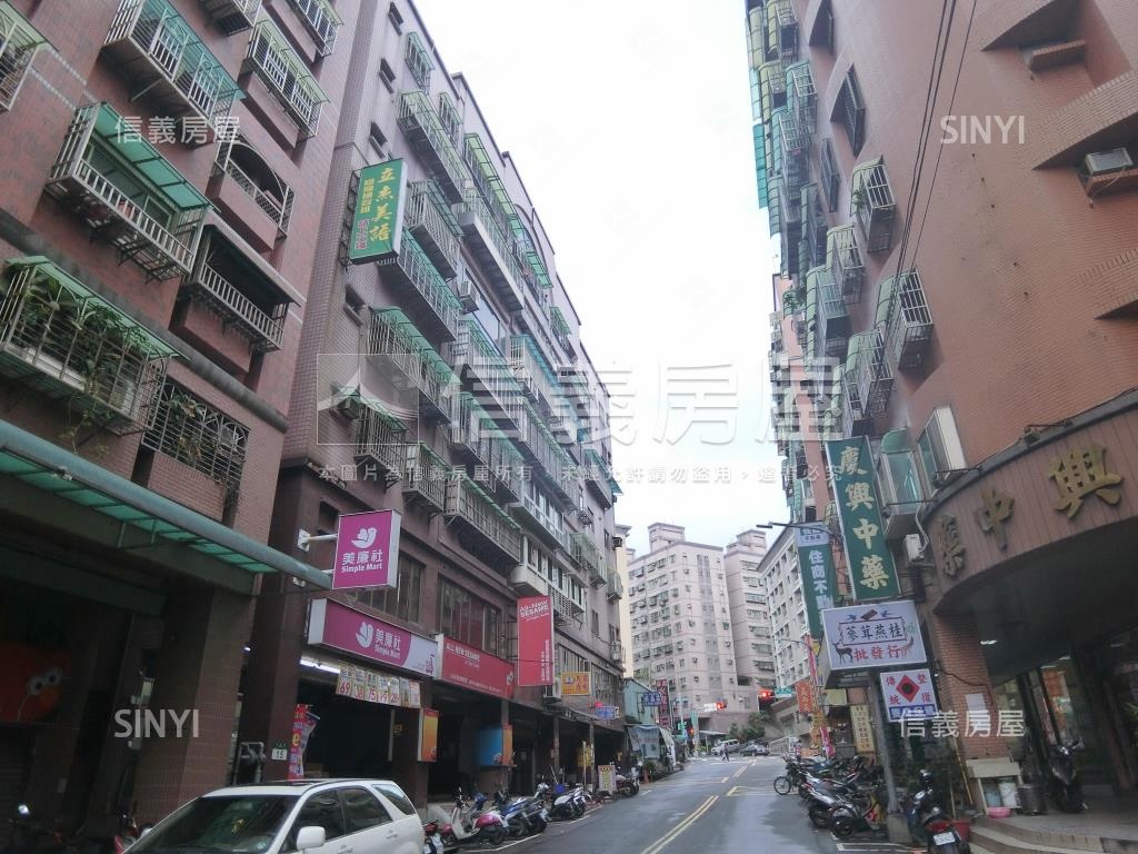 隆潤金鑽社區外觀及周邊環境