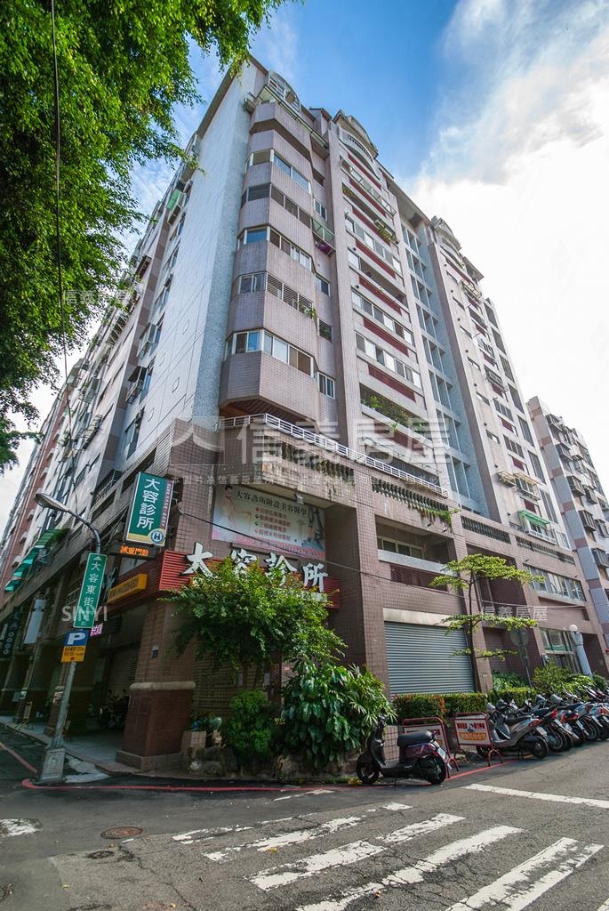 住有靖園社區外觀及周邊環境