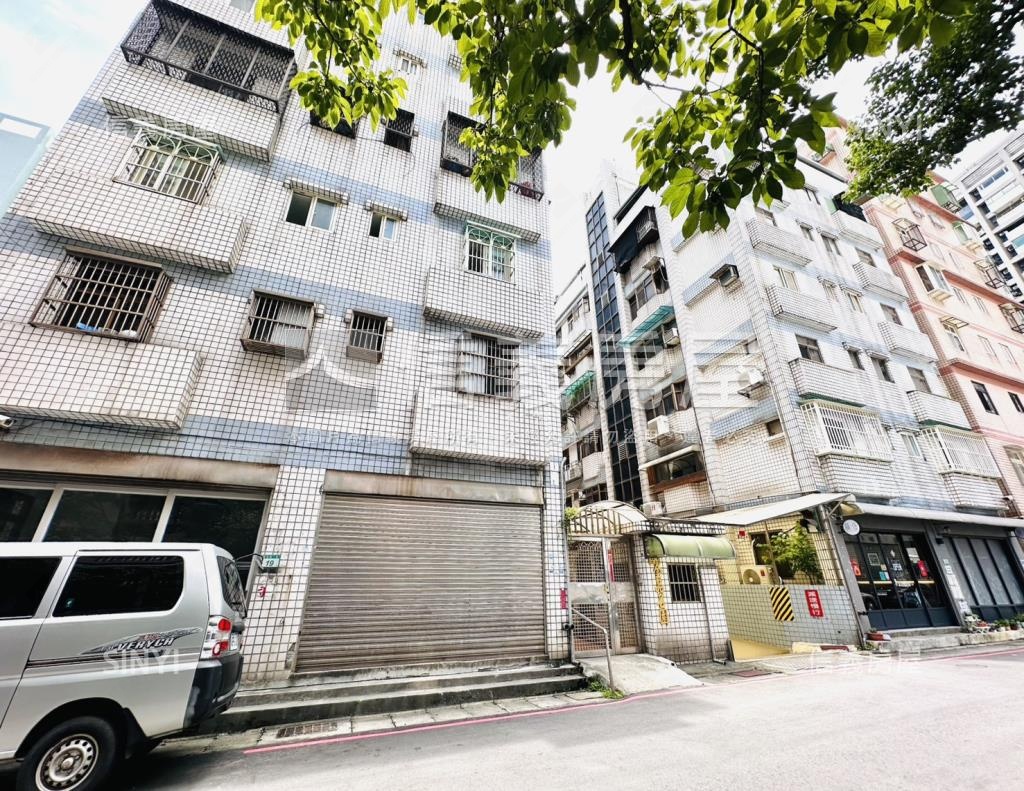 金品名園社區外觀及周邊環境
