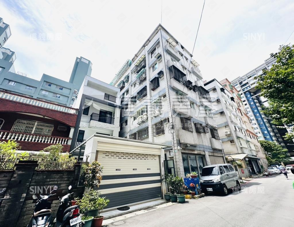 金品名園社區外觀及周邊環境